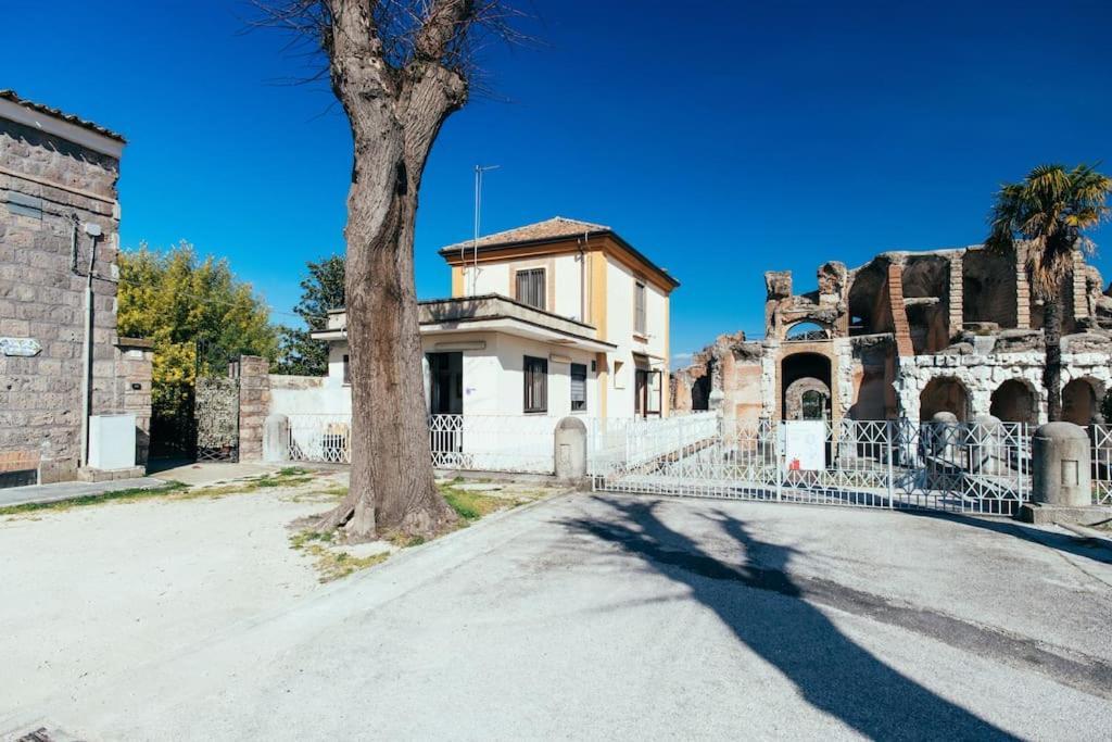 Casa Vacanze Antica Capua ซานตา มาเรีย คาปัว เวเตเร ภายนอก รูปภาพ